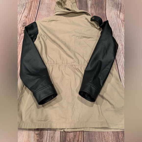 Rivet & Surge hood jacket size M
Faux leather sleeves 
Pit to pit 19” Length 26” - Picture 5 of 11